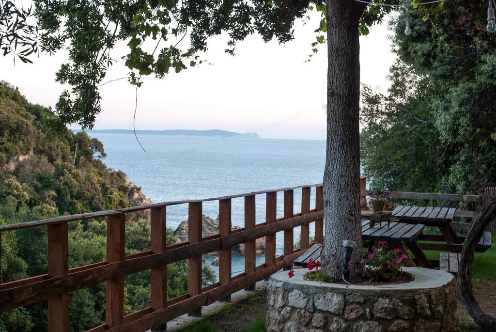 ホテル Rizos Bay Sarakiniko Sarakiniko  エクステリア 写真